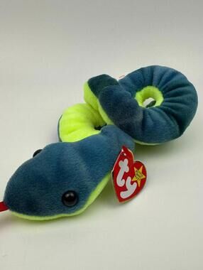 Ty Beanie Baby “Hissy” the Snake! (25 inches stretched - 4 inches coiled)